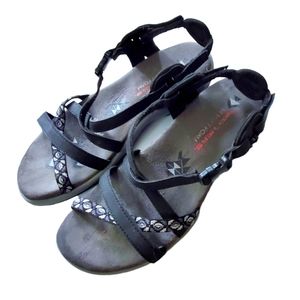 Skechers memory foam comfort active sandal.